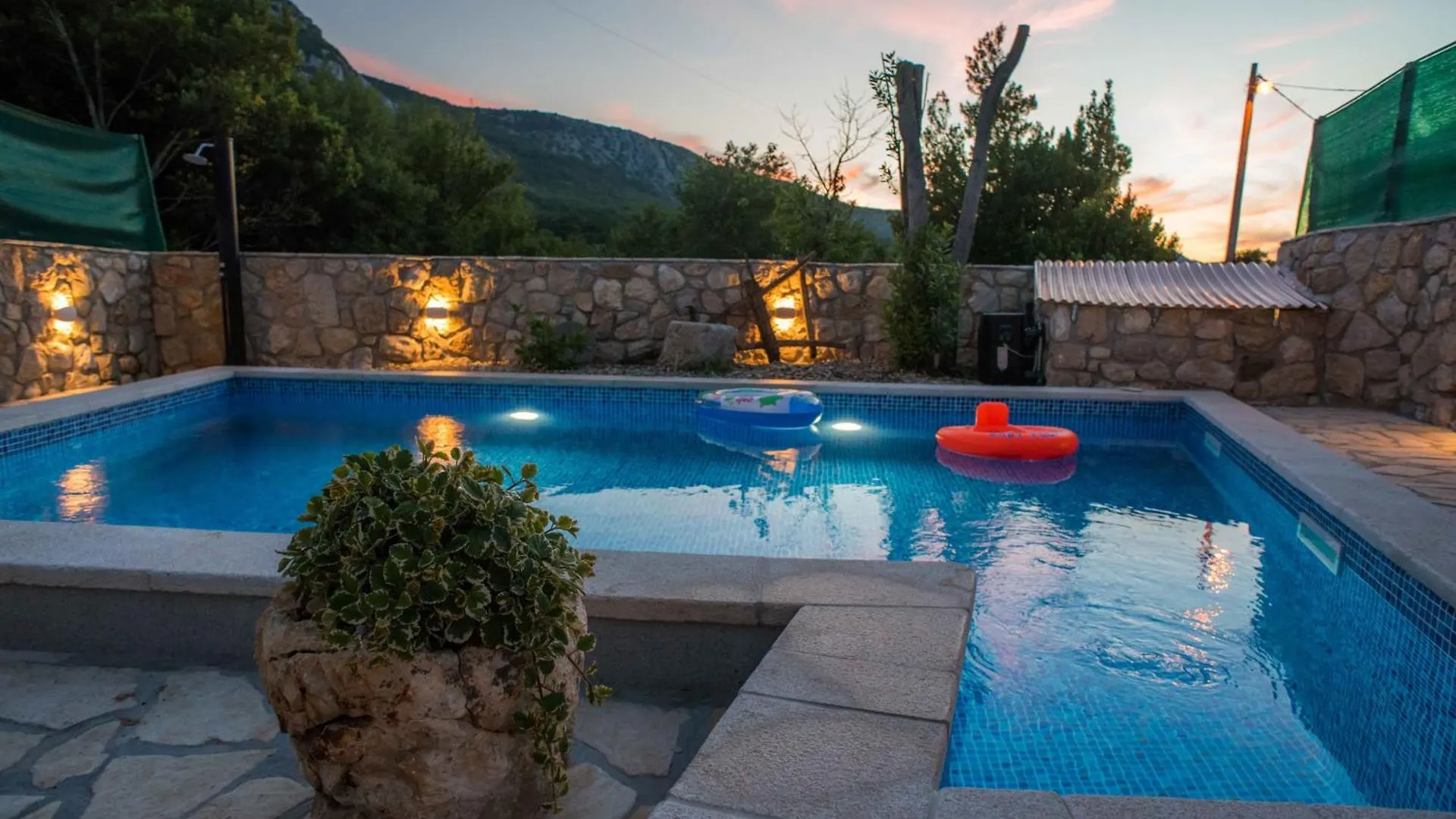 Casa vacanze Ferienhaus Fuer 5 Personenund 1 Kind In Tribalj