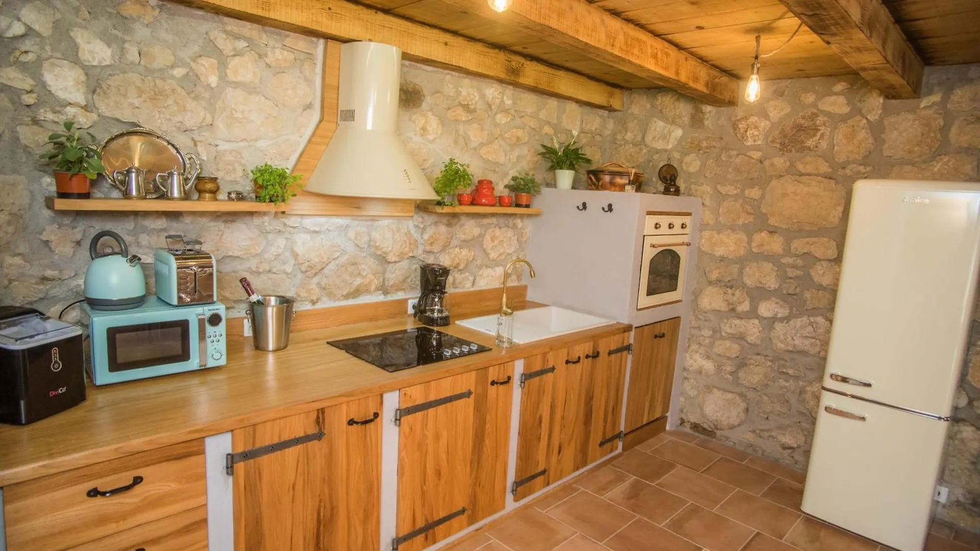 Casa vacanze Ferienhaus Fuer 5 Personenund 1 Kind In Tribalj Croazia