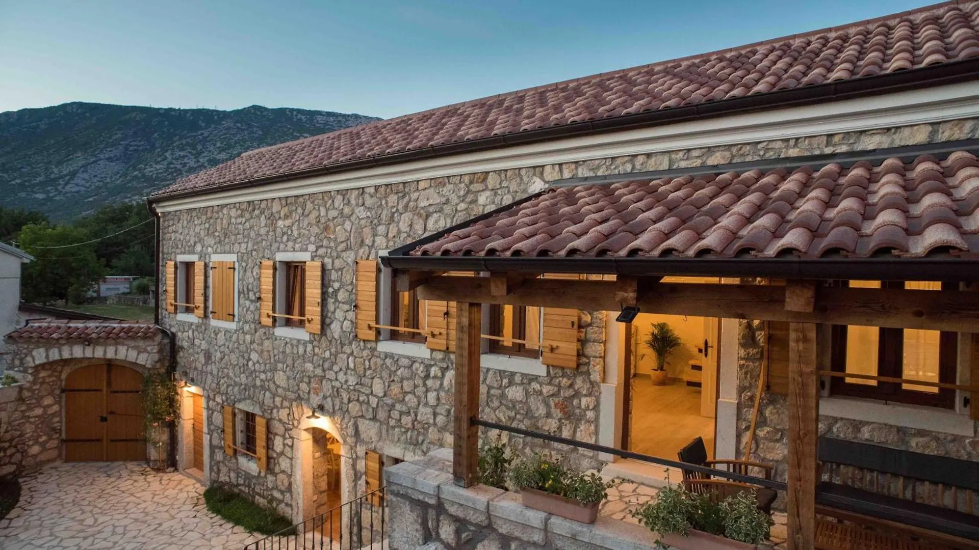 Ferienhaus Fuer 5 Personenund 1 Kind In Tribalj Casa vacanze